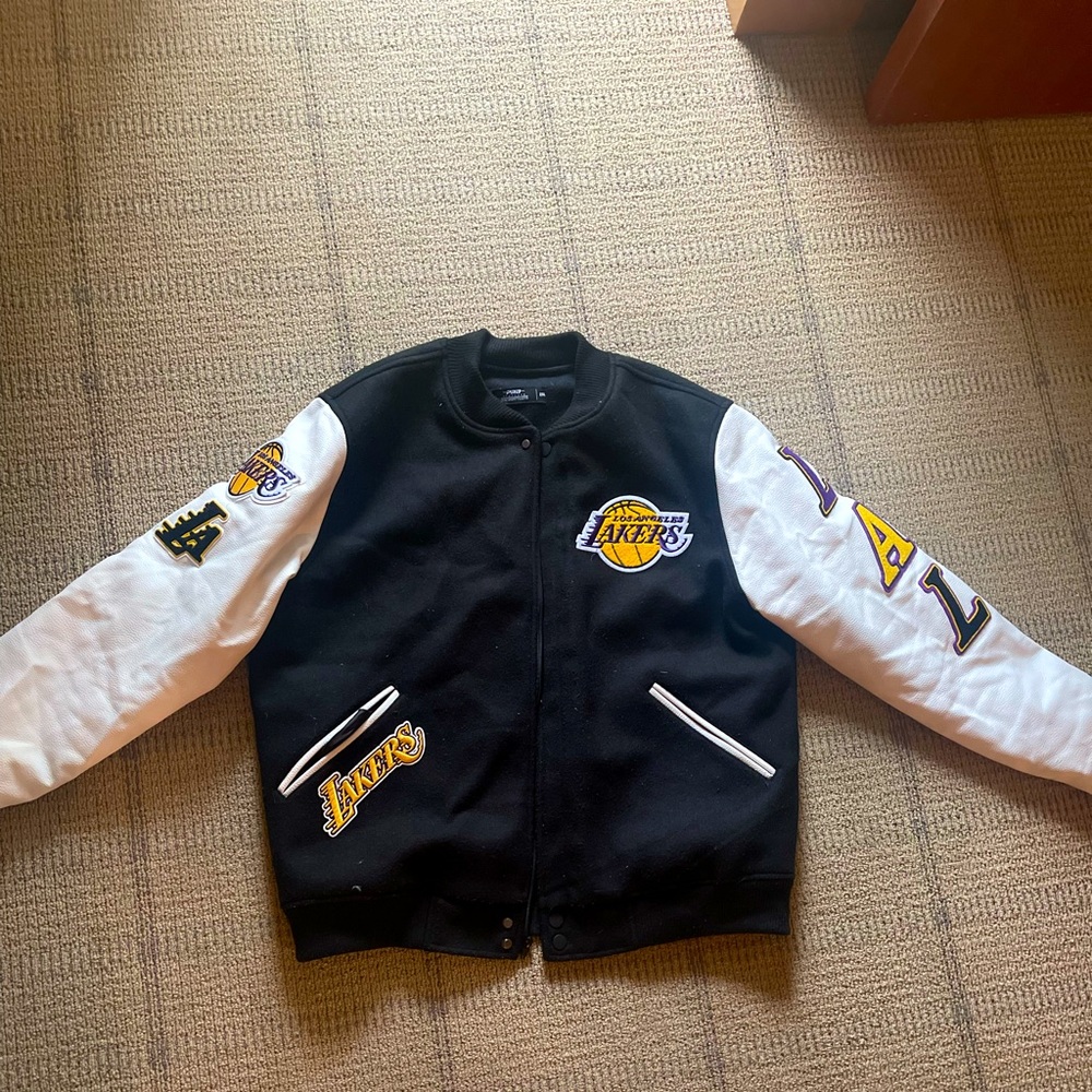 Pro standards lA Lakers bomber jacket size 2x